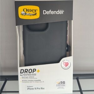 OtterBox Defender Series Black Case for iPhone 16 Pro Max
